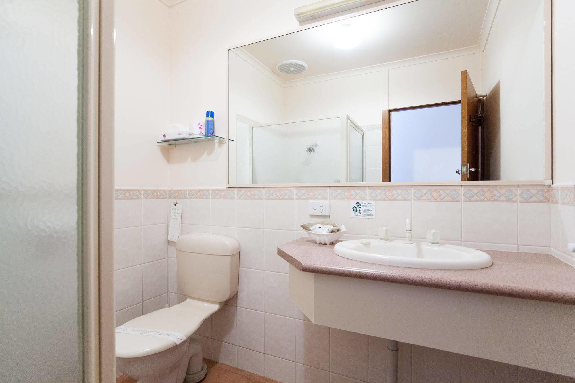 Mid City Motel Mount Gambier Bagian luar foto