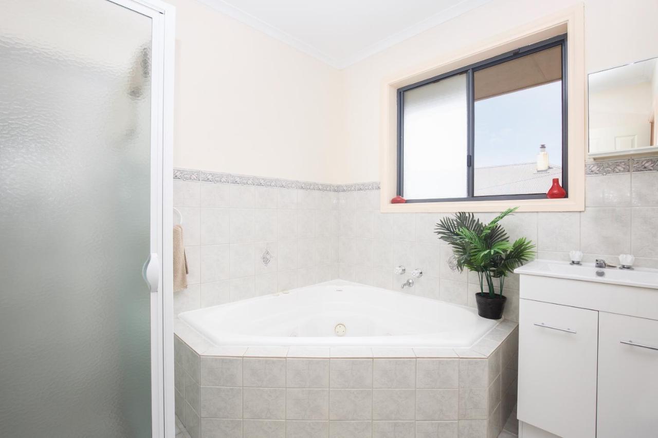 Mid City Motel Mount Gambier Bagian luar foto
