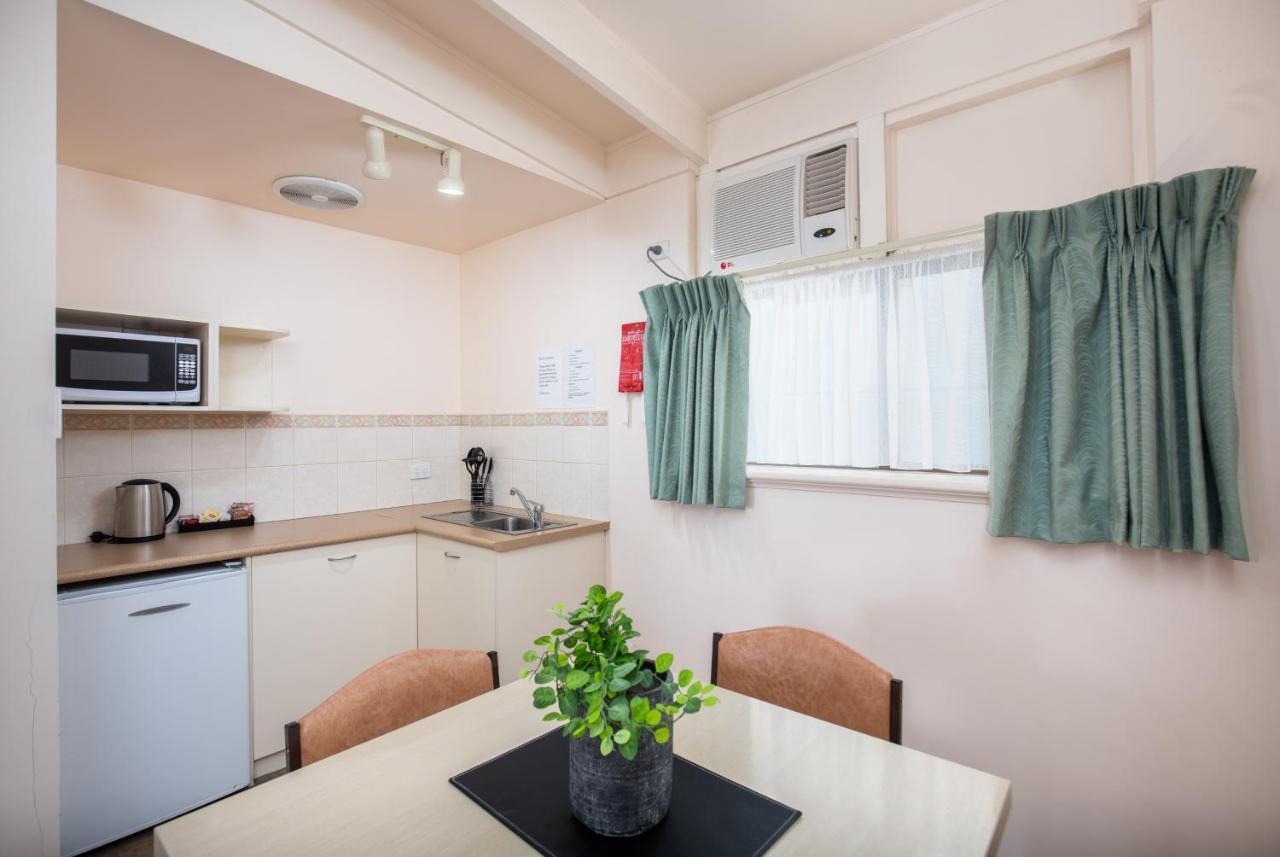 Mid City Motel Mount Gambier Bagian luar foto